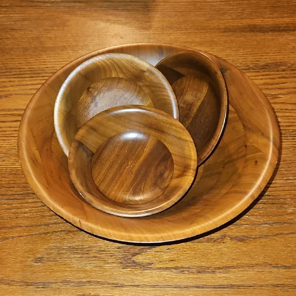 Vintage Salad Bowls - Picture 10 of 10